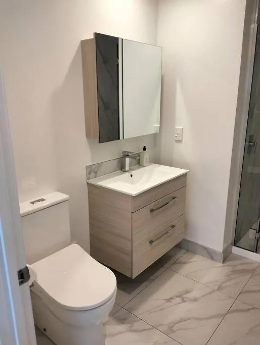 Cozy 2 Bed Cbd Retreat By Latimer Square Villa Christchurch