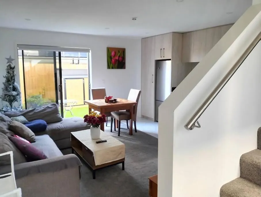 Cozy 2 Bed Cbd Retreat By Latimer Square Villa Christchurch New Zealand