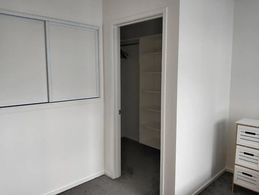 Cozy 2 Bed Cbd Retreat By Latimer Square Villa Christchurch Holiday home