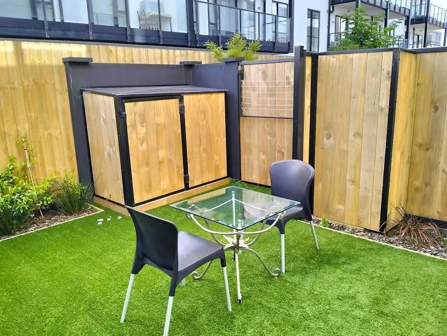 Cozy 2 Bed Cbd Retreat By Latimer Square Villa Christchurch New Zealand